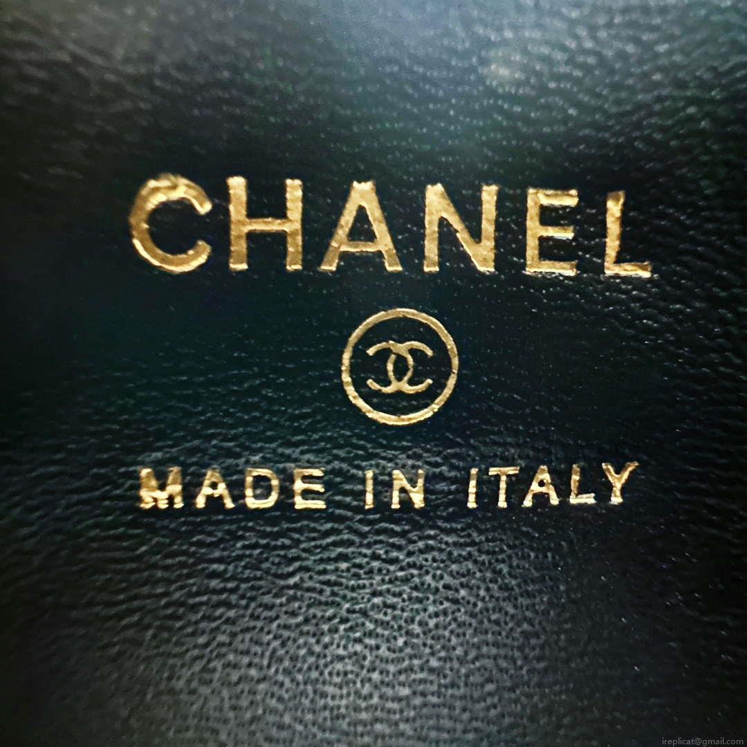 Chanel AP3435 Shiny aged calfskin & gold-tone metal Black