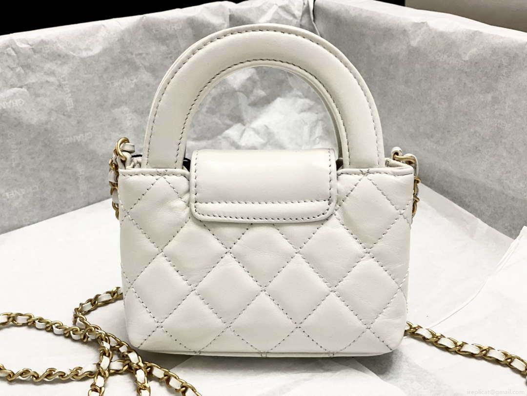 Chanel AP3435 Shiny aged calfskin & gold-tone metal White