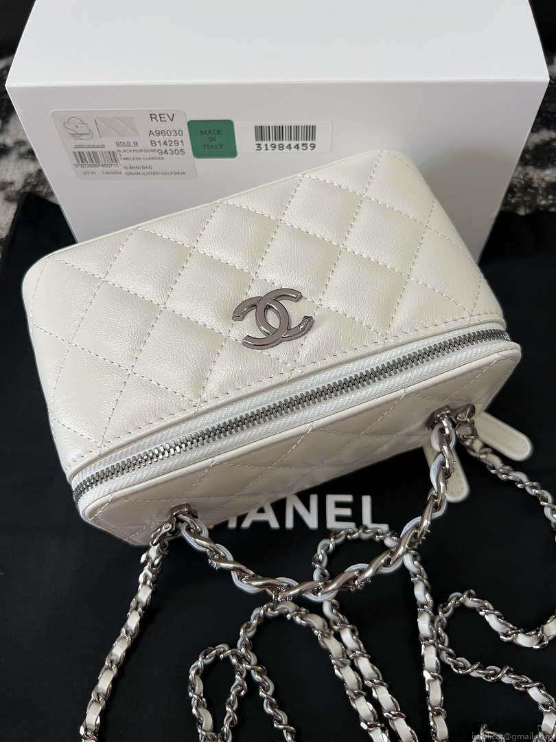 Chanel AP3593 Shiny Crumpled Calfskin Strass & Ruthenium-Finish Metal White