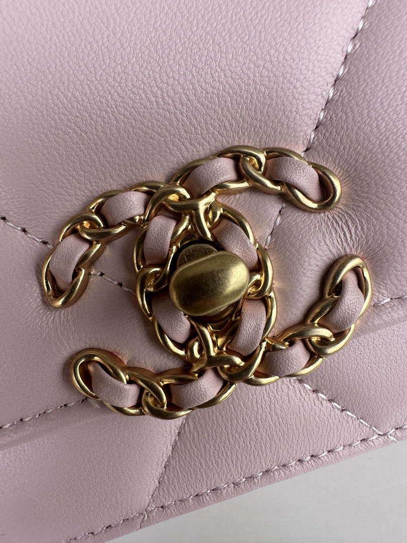 Chanel AP3267 19 Wallet on Chain Woc Shiny Lambskin Pink