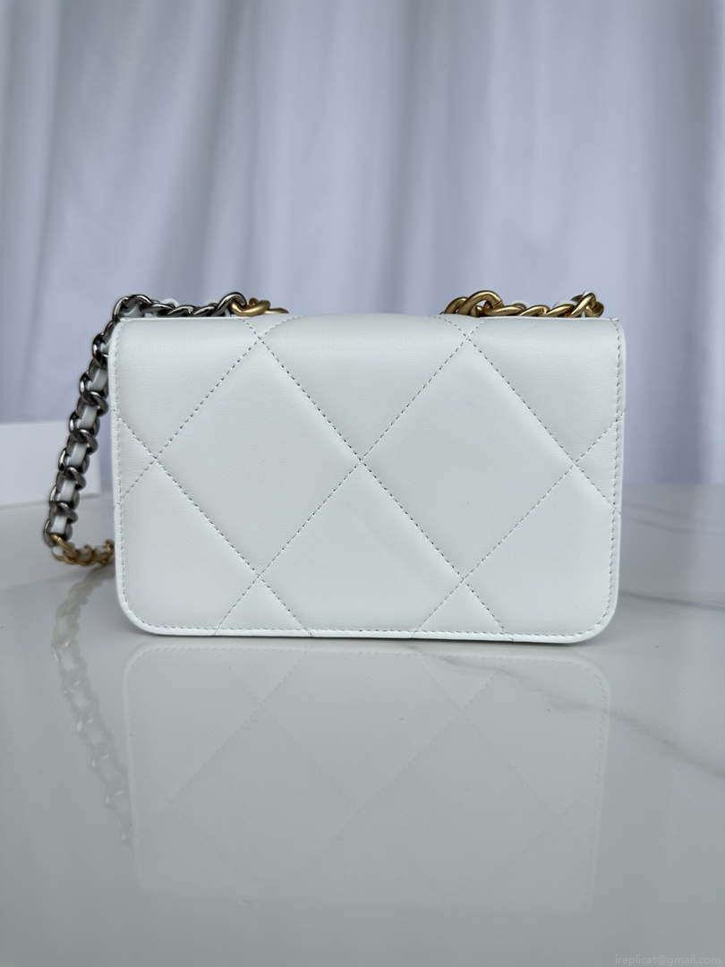 Chanel AP3267 19 Wallet on Chain Woc Shiny Lambskin White