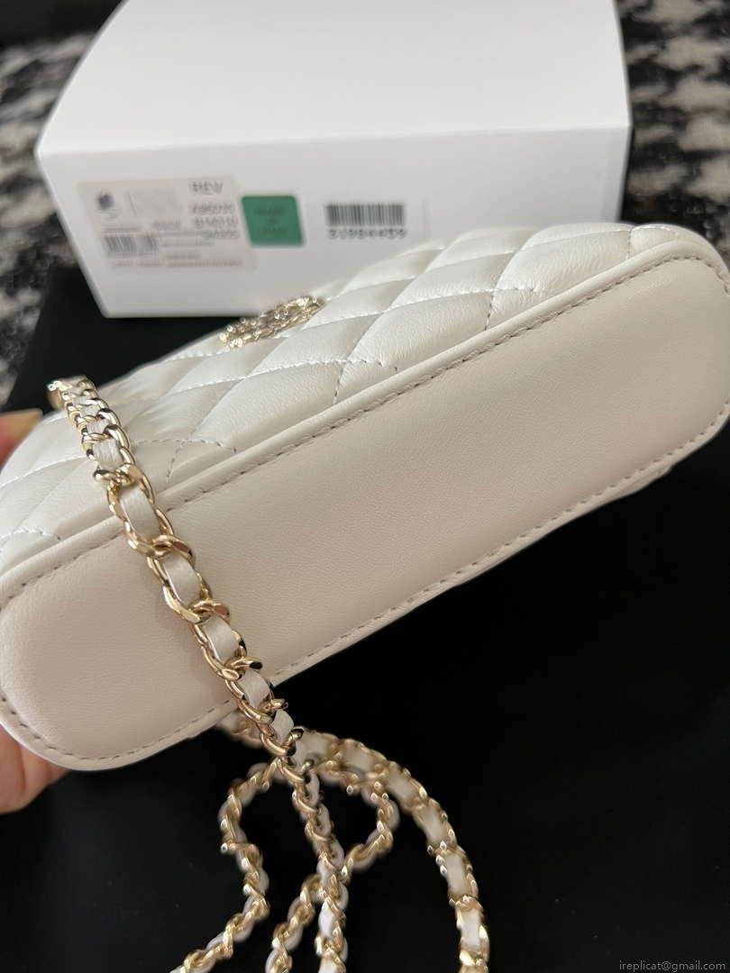 Chanel A96035 CLUTCH Lambskin Vanity Box bag White