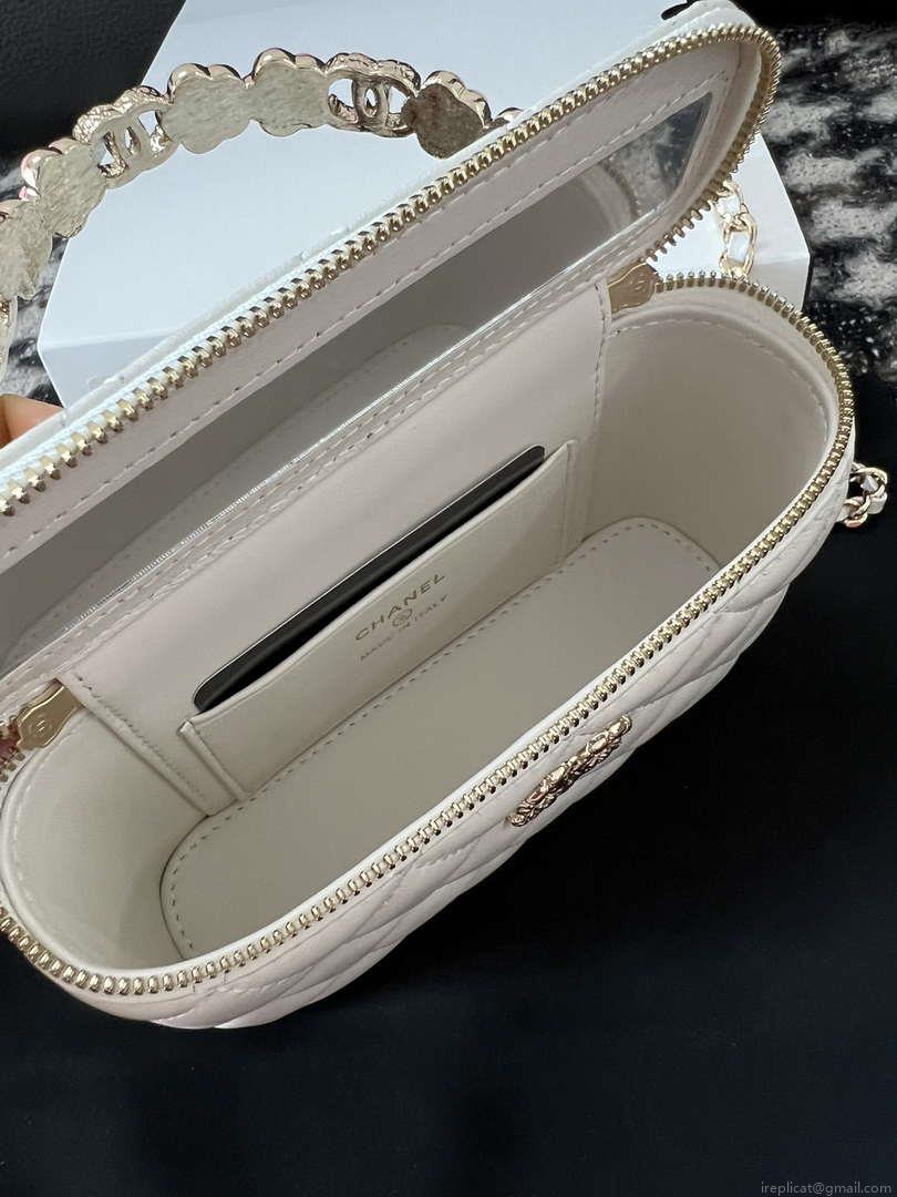 Chanel A96035 CLUTCH Lambskin Vanity Box bag White