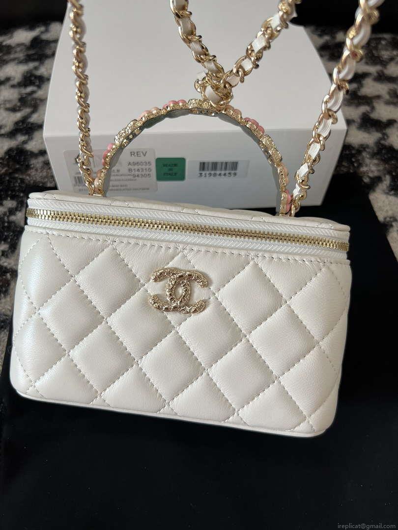 Chanel A96035 CLUTCH Lambskin Vanity Box bag White