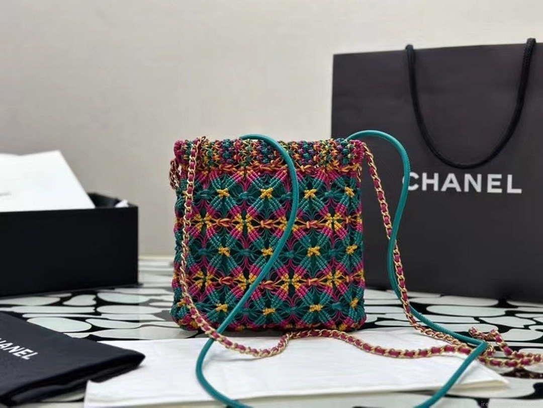 Chanel 22 AS3980 Mini Handbag Calfskin knotted lace and gold-tone metal Dark green & pink