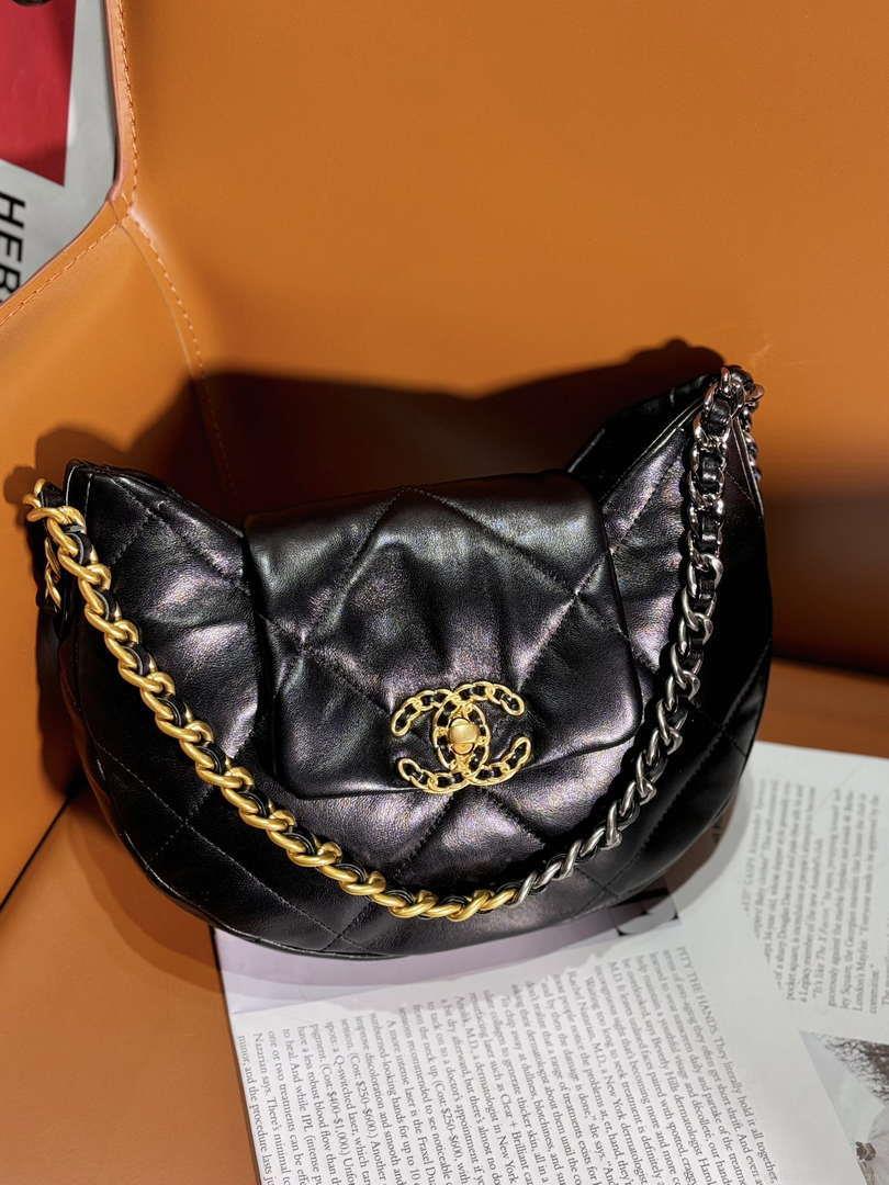 Chanel 24C AS4638 Hobo Bag Lambskin & Gold-Tone Metal Black