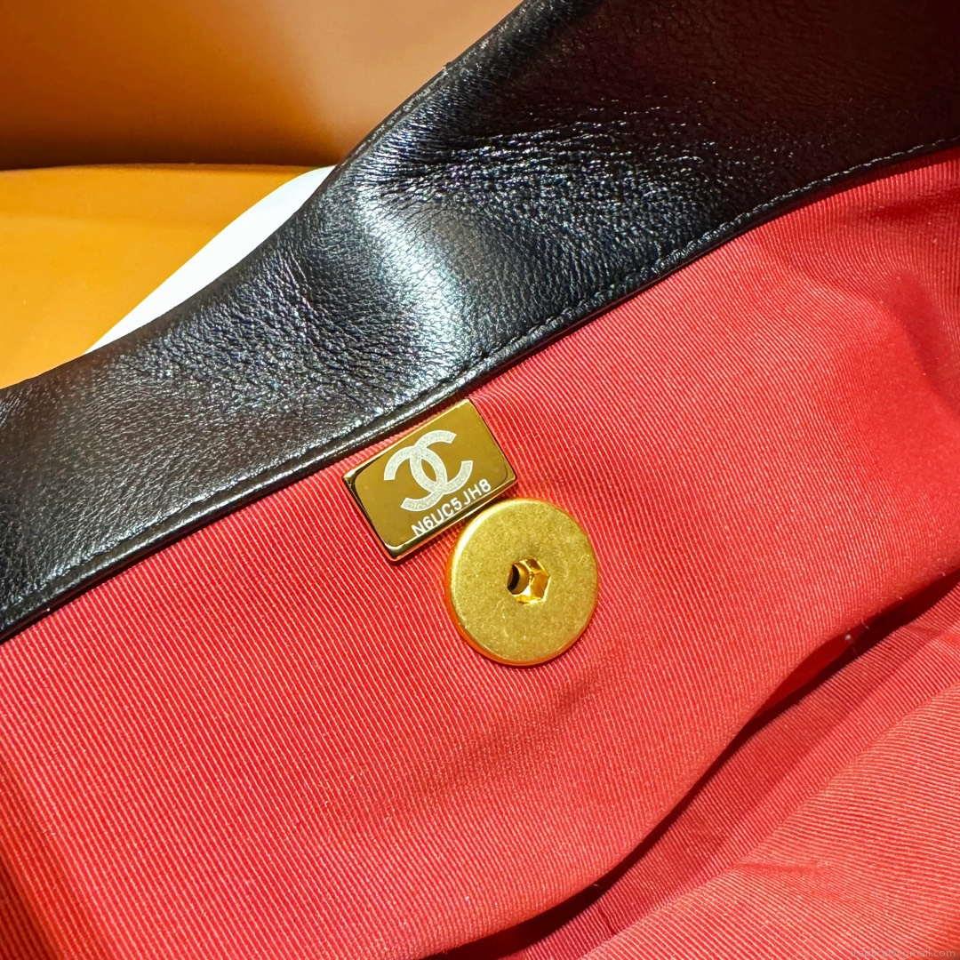 Chanel 24C AS4638 Hobo Bag Lambskin & Gold-Tone Metal Black