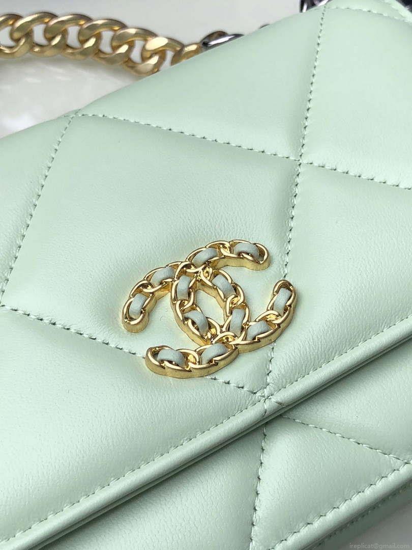Chanel AP0957 19 Wallet on Chain Woc Shiny Lambskin Green