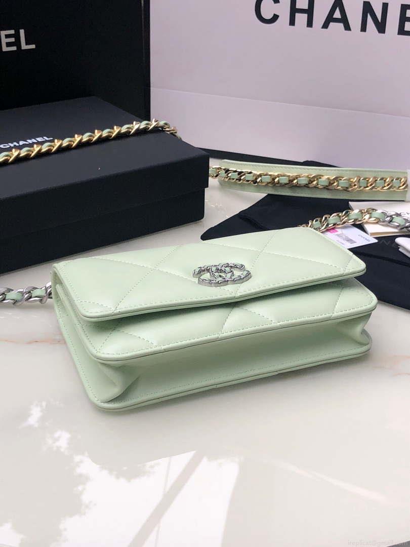 Chanel AP0957 19 Wallet on Chain Woc Shiny Lambskin Green Silver