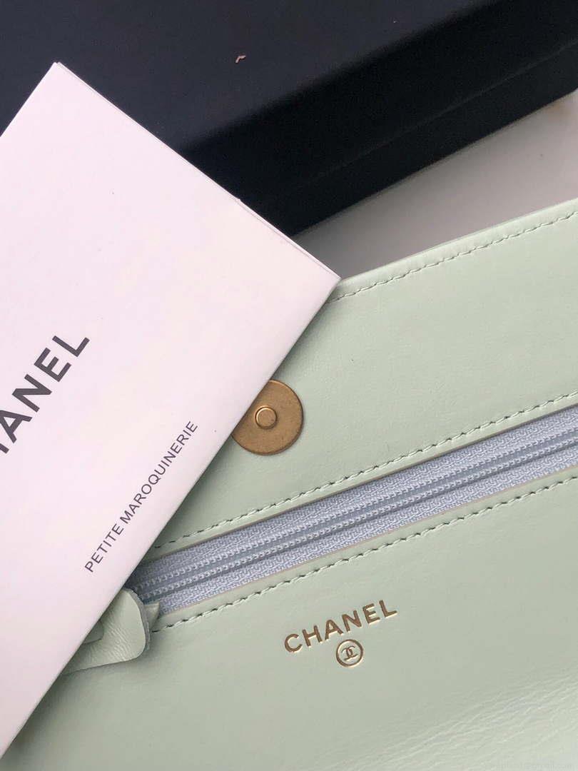 Chanel AP0957 19 Wallet on Chain Woc Shiny Lambskin Green Silver