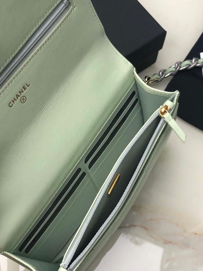 Chanel AP0957 19 Wallet on Chain Woc Shiny Lambskin Green Silver