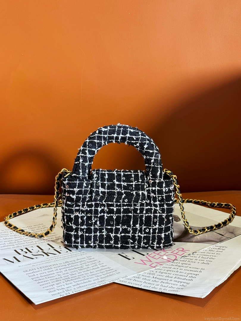 Chanel AP3435 CLUTCH WITH CHAIN Sequin Embroidered Tweed & Gold-Tone Metal Black White & Silver