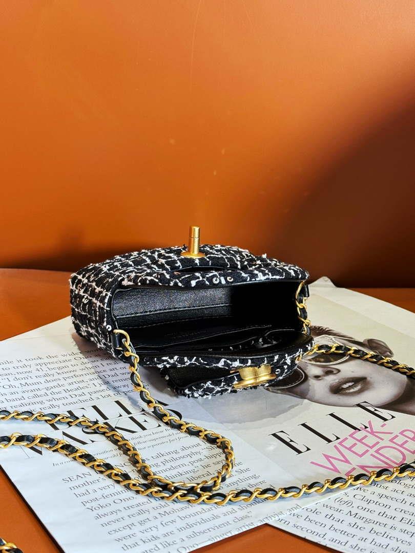 Chanel AP3435 CLUTCH WITH CHAIN Sequin Embroidered Tweed & Gold-Tone Metal Black White & Silver