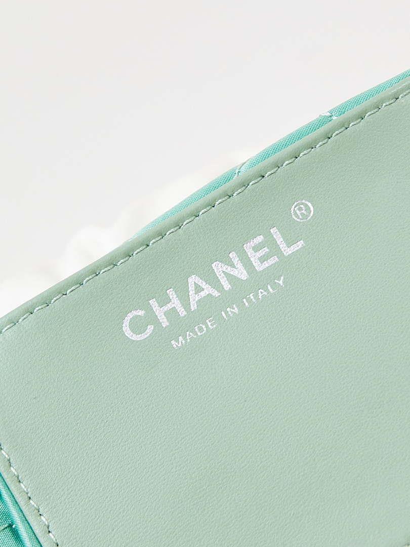 Chanel 22 Mini Handbag Patent Gradient Calfskin Lacquered Metal AS3980 White & Light Green