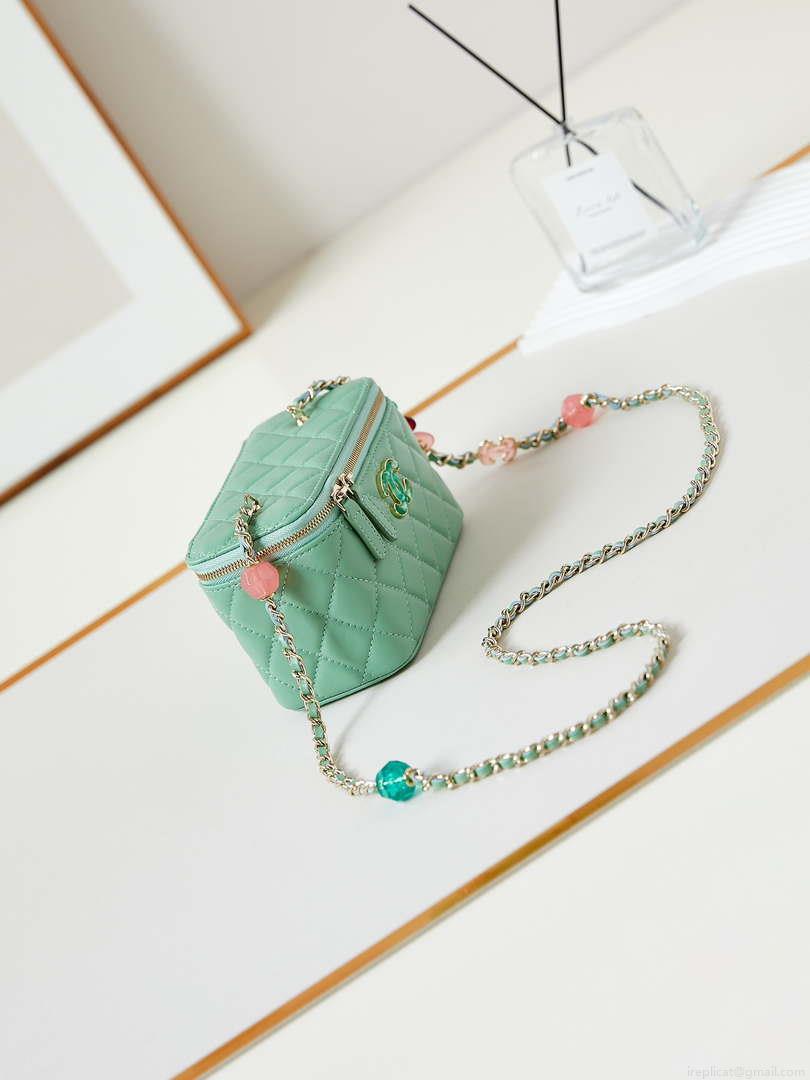 Chanel AP3784 Clutch With Chain Lambskin Vanity Box bag with Enamel buckle AP3231 Green