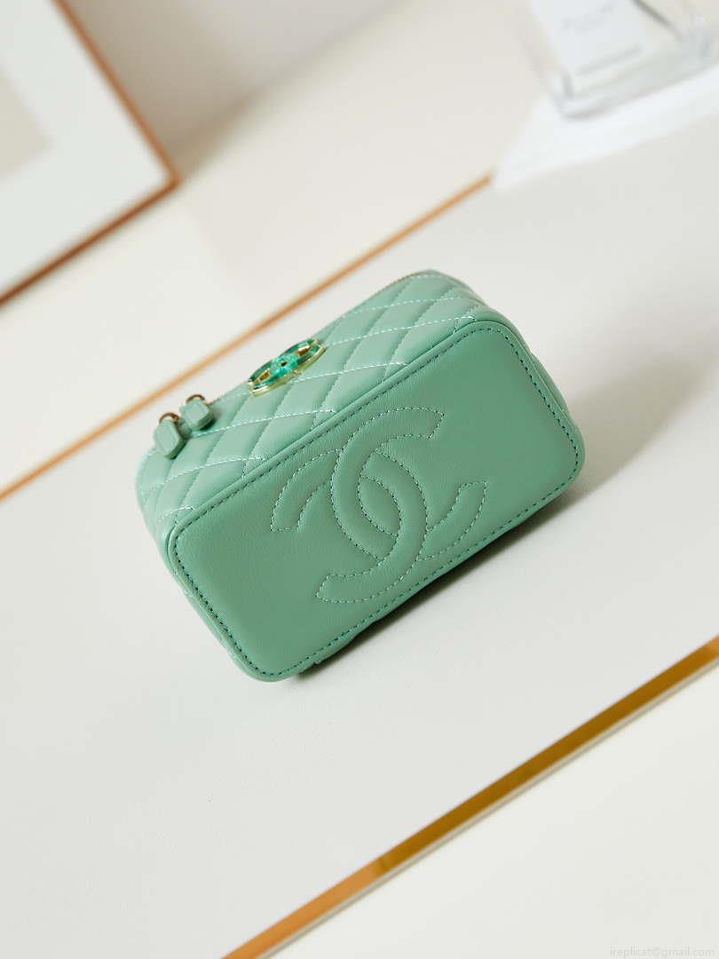 Chanel AP3784 Clutch With Chain Lambskin Vanity Box bag with Enamel buckle AP3231 Green