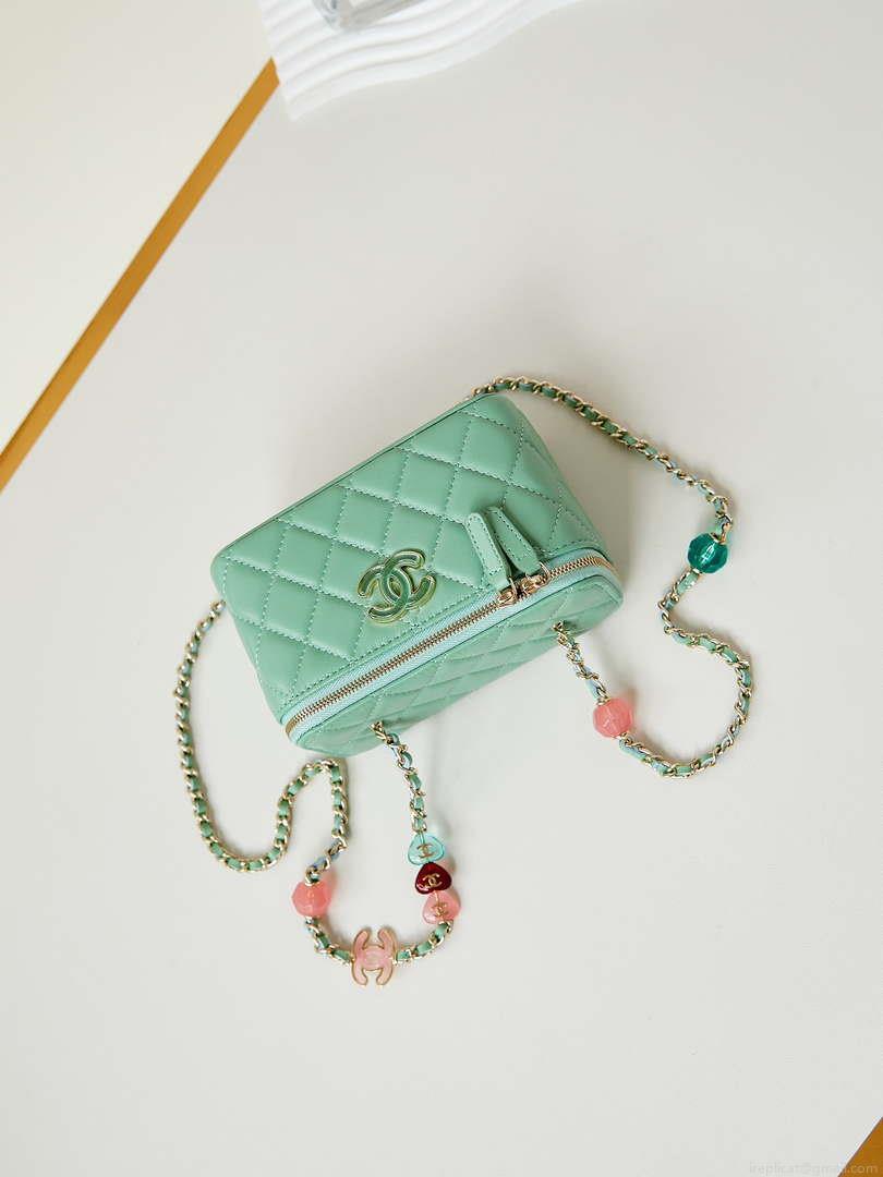 Chanel AP3784 Clutch With Chain Lambskin Vanity Box bag with Enamel buckle AP3231 Green