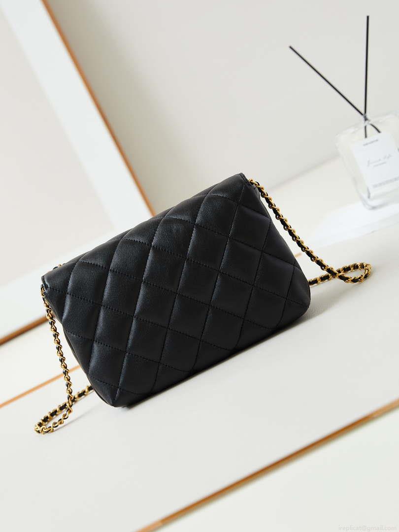 Chanel AS5011 Flap bag Shiny Lambskin Imitation Pearls & Gold-Tone Metal Black