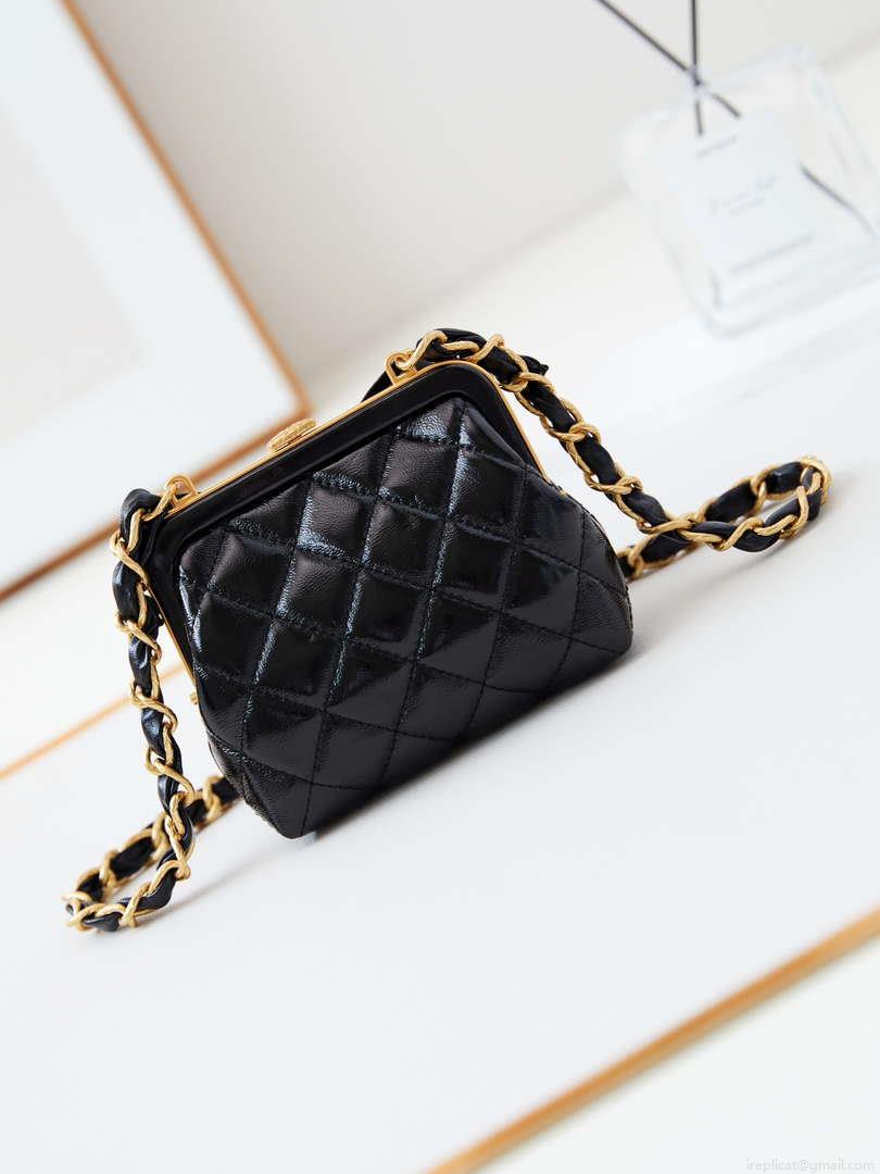 Chanel AP4028 Clutch with chain Lambskin Patent Crumpled Lambskin & Gold-Tone Metal Black