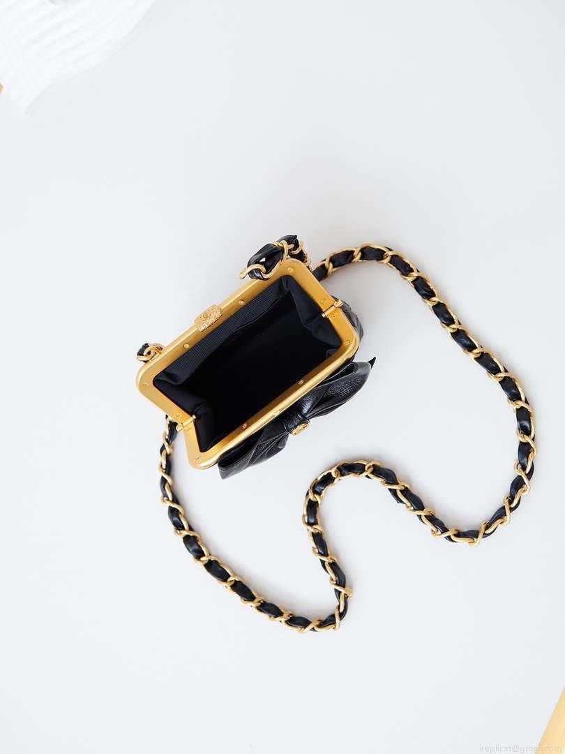 Chanel AP4028 Clutch with chain Lambskin Patent Crumpled Lambskin & Gold-Tone Metal Black