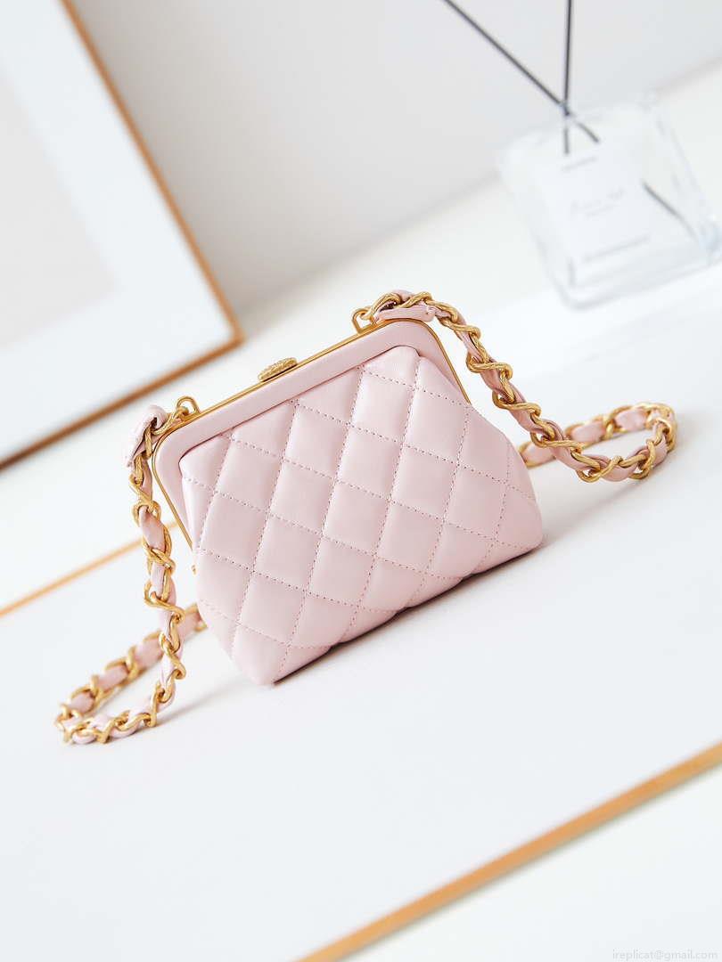 Chanel AP4028 Clutch with chain Lambskin Patent Crumpled Lambskin & Gold-Tone Metal Pink
