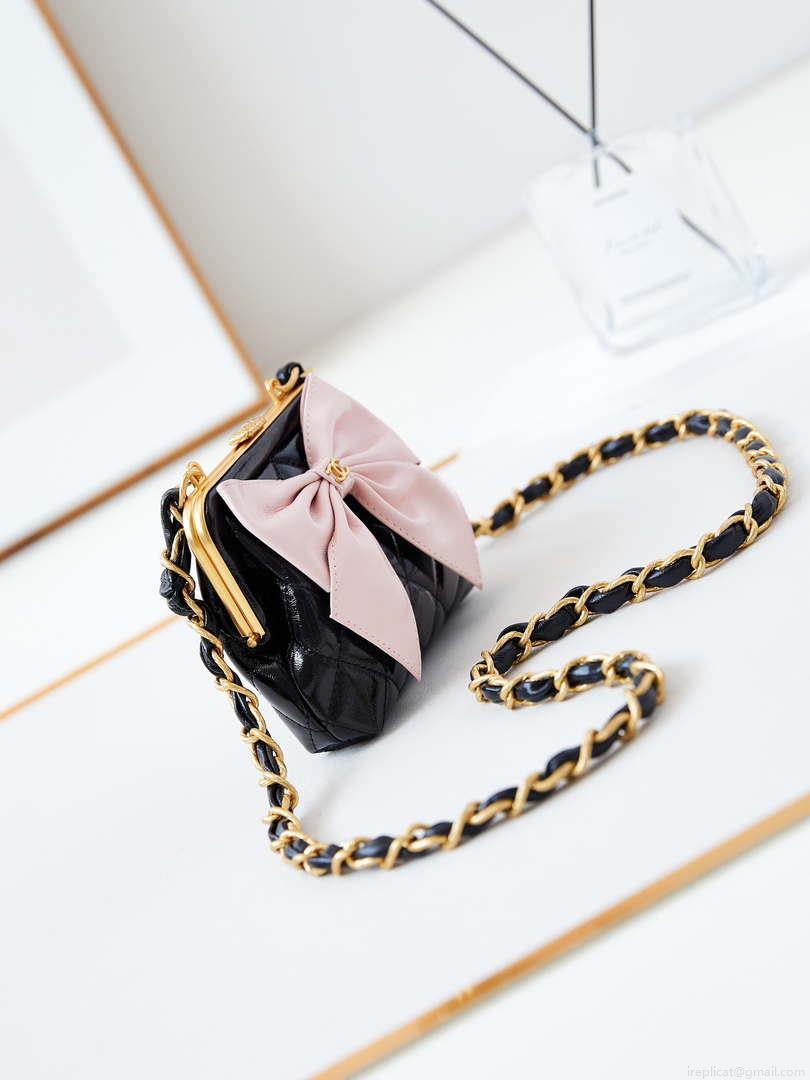 Chanel AP4028 Clutch with chain Lambskin Patent Crumpled Lambskin & Gold-Tone Metal Pink & Black