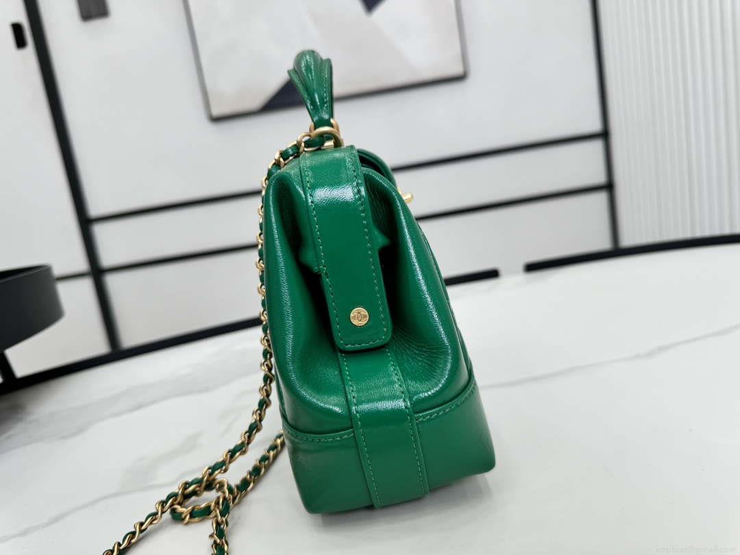 Chanel AS4959 Flap bag With top handle Shiny Lambskin & Gold-Tone Metal Green