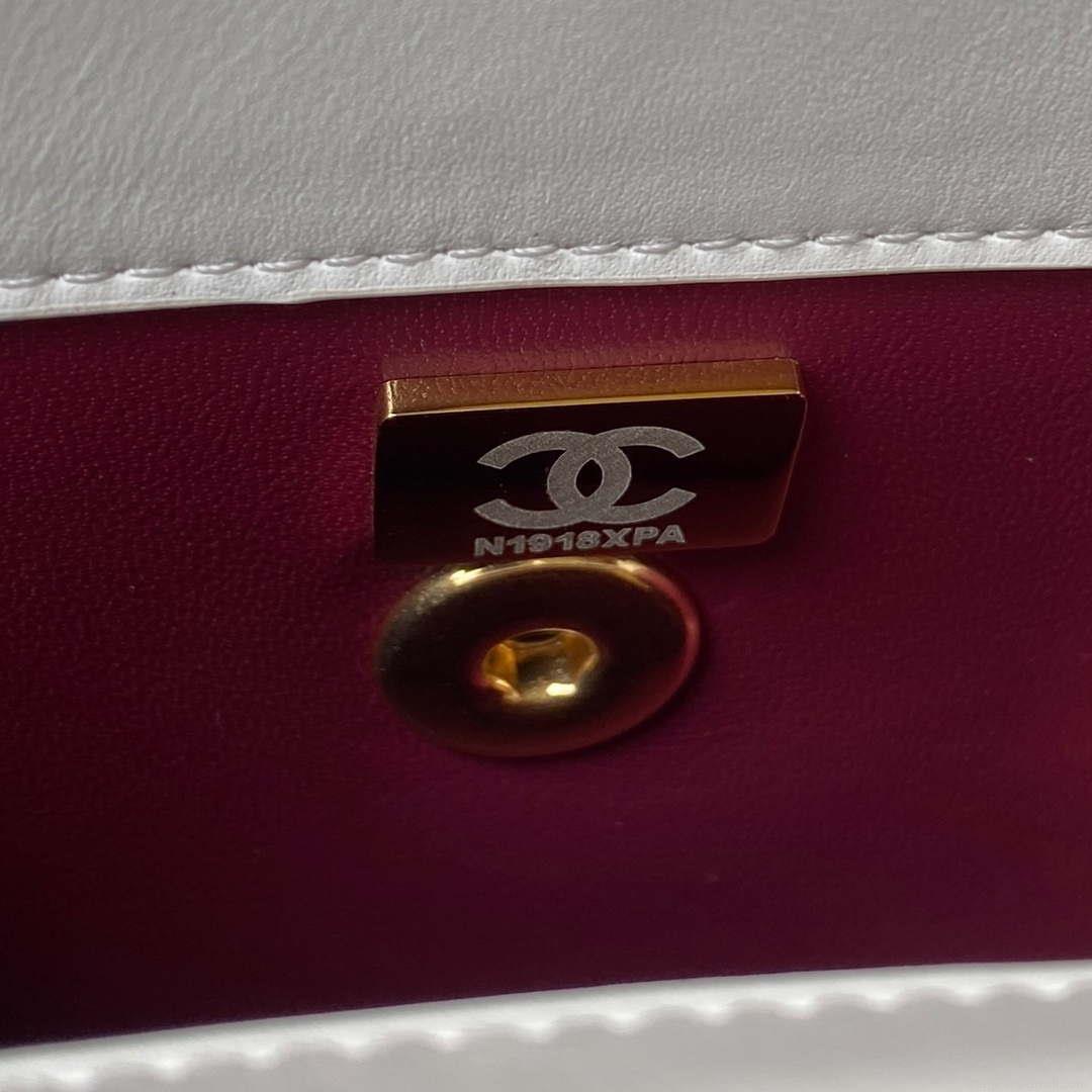 Chanel AS4307 Flap bag with Handle Lambskin white