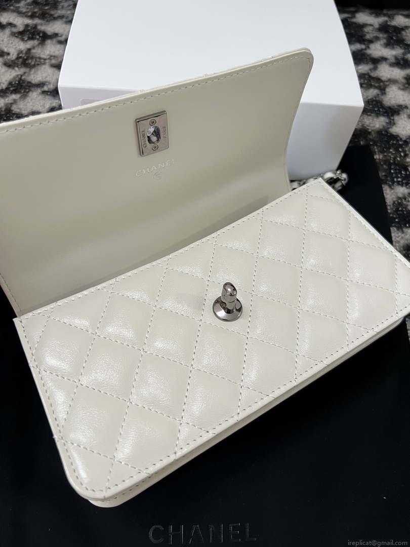 Chanel AP3566 Clutch with Chain White Shiny Crumpled Calfskin Strass & Ruthenium Finish Metal