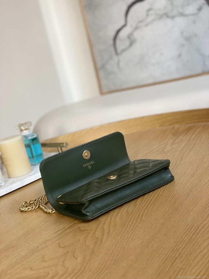Chanel AP3047 FLAP Phone Holder With Chain Green Lambskin
