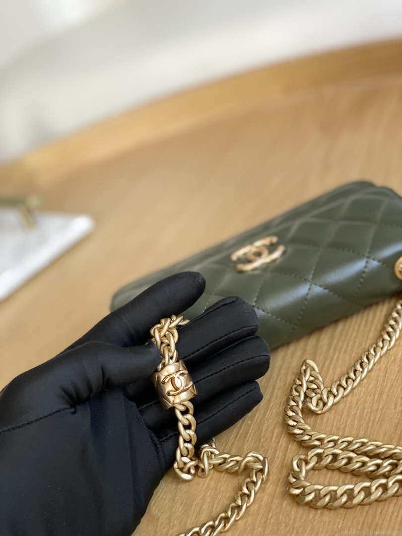 Chanel AP3047 FLAP Phone Holder With Chain Green Lambskin