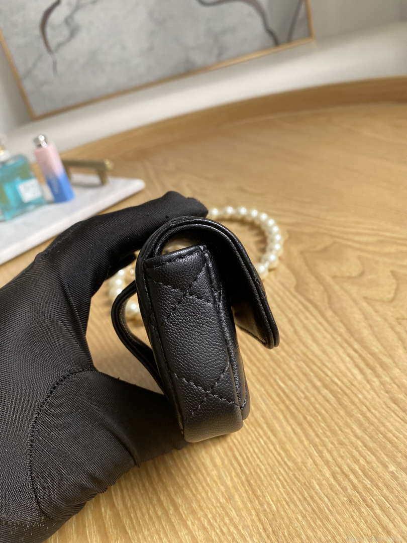 Chanel A81181 22 Spring/Summer Pearl chain belt bag Black