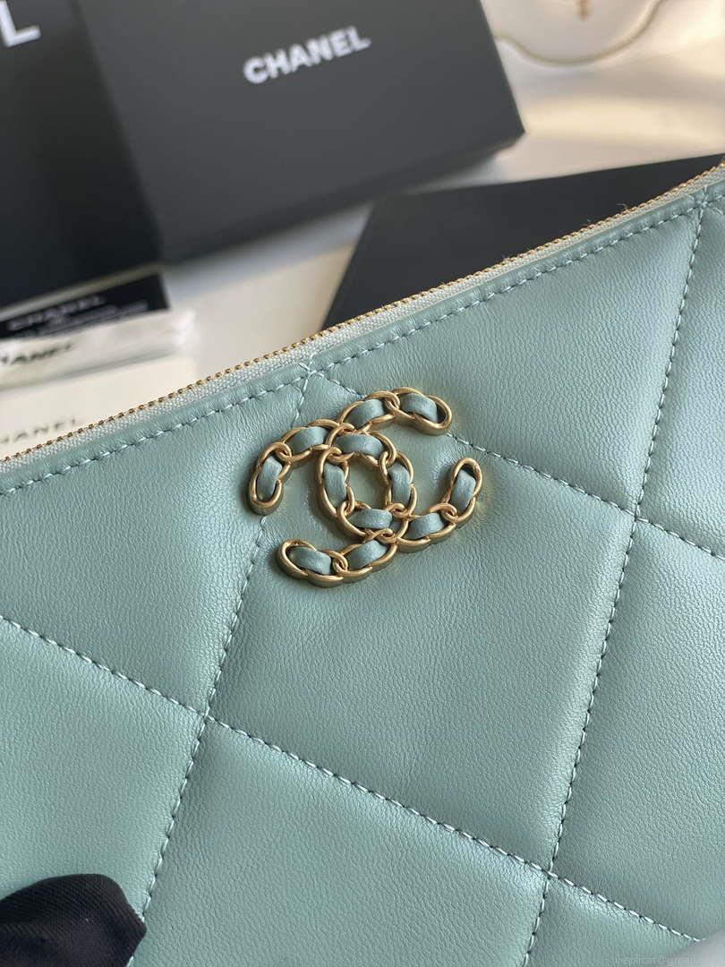 Chanel AP1059 Pouche Lambskin bag Wallet Card Holder Blue