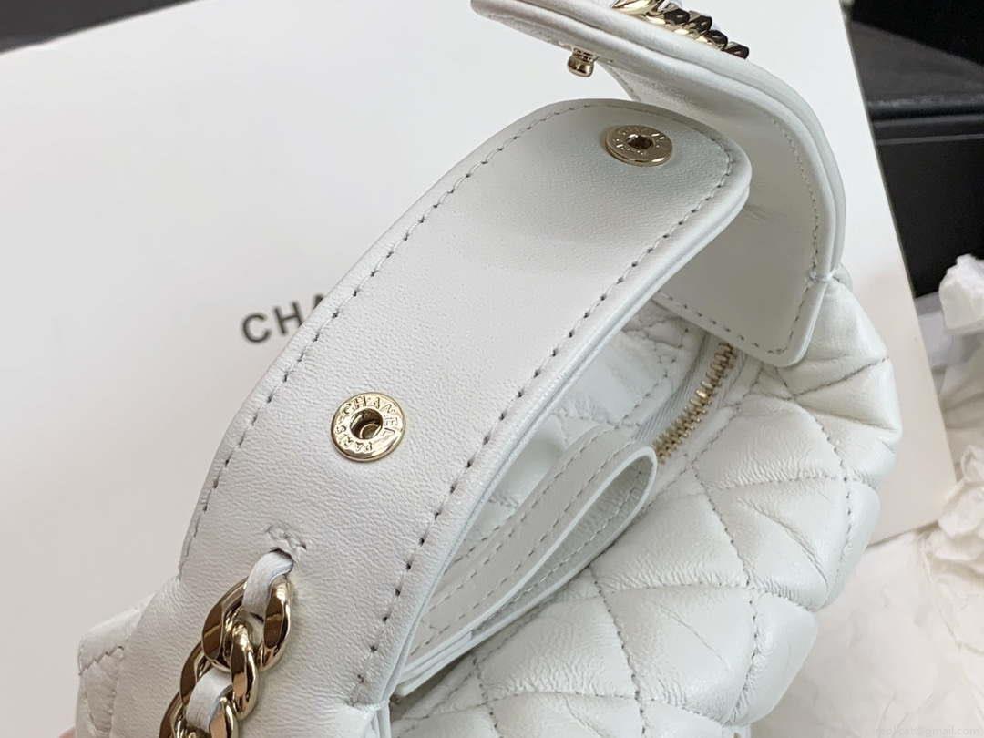 Chanel AP3095 Pouch Lambskin & Gold-Tone Metal White