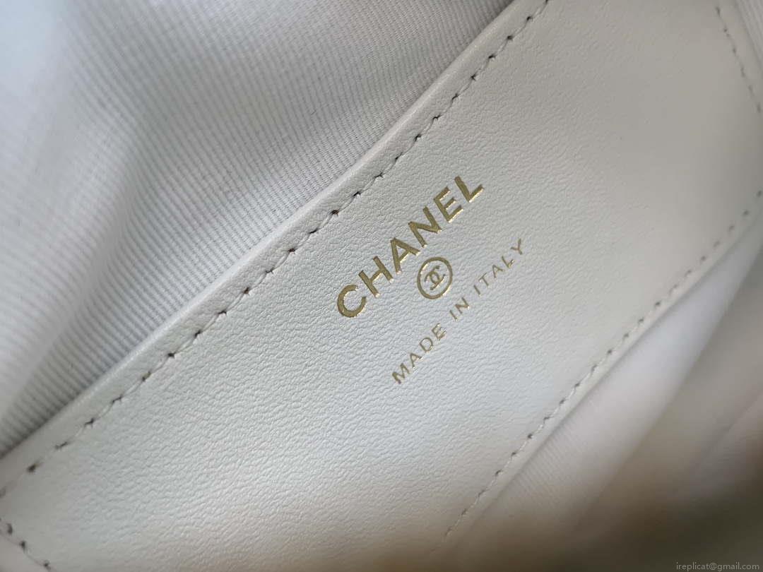 Chanel AP3095 Pouch Lambskin & Gold-Tone Metal White