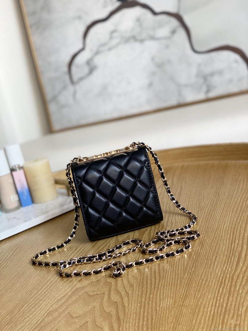 Chanel AP3020 Clutch with chain lambskip gold tone metal Black