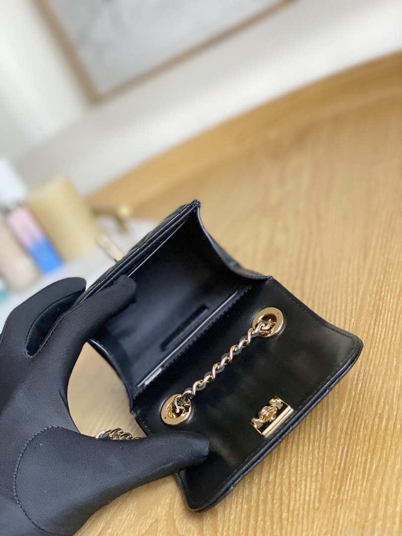 Chanel AP3020 Clutch with chain lambskip gold tone metal Black