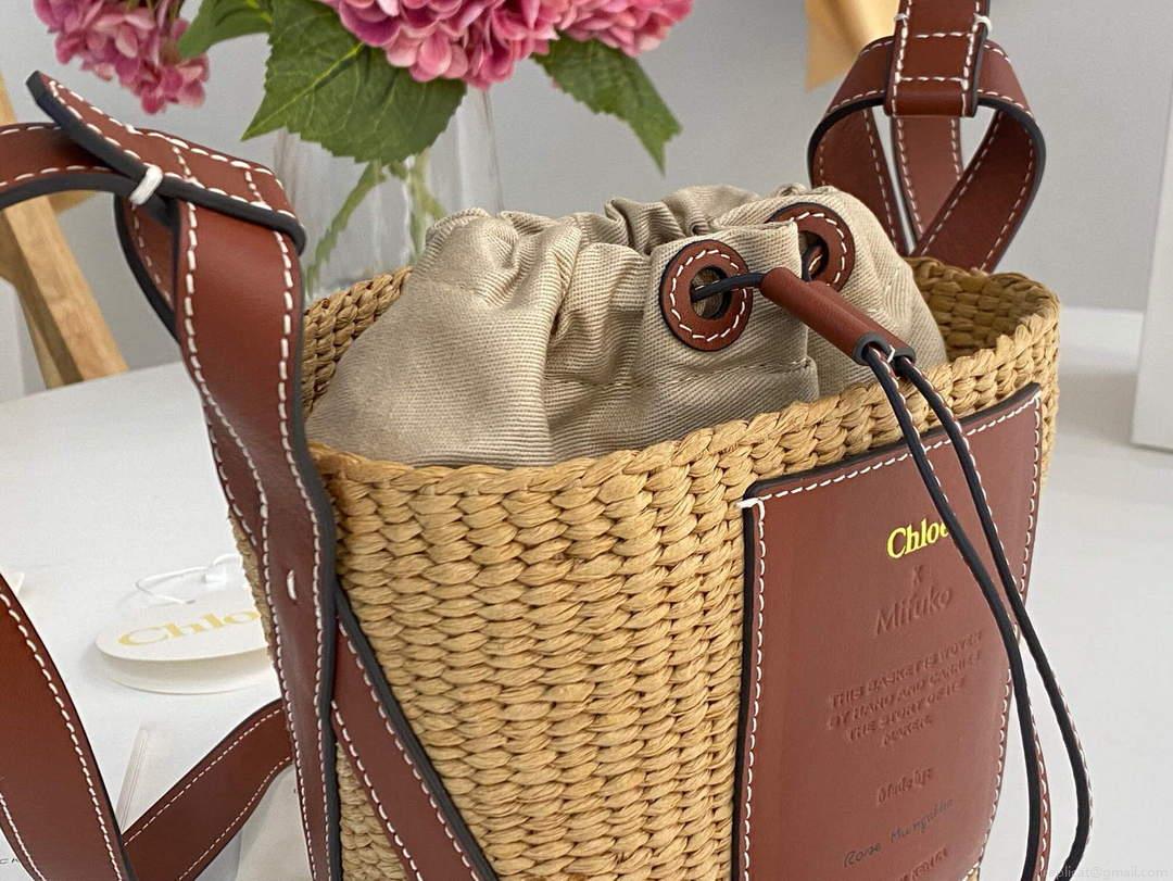 Chloé CHC22SS391G56101 Small Basket Tote Bag Brown