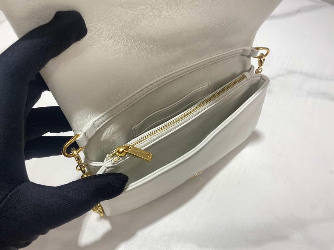Dior S5135 Caro Macrocannage Pouch Latte Quilted Macrocannage Calfskin