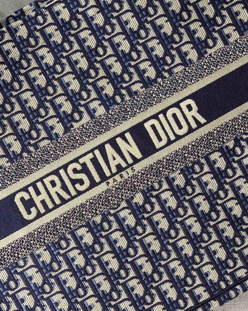 Dior M1286 Dior Book Tote Blue Dior Oblique Velvet