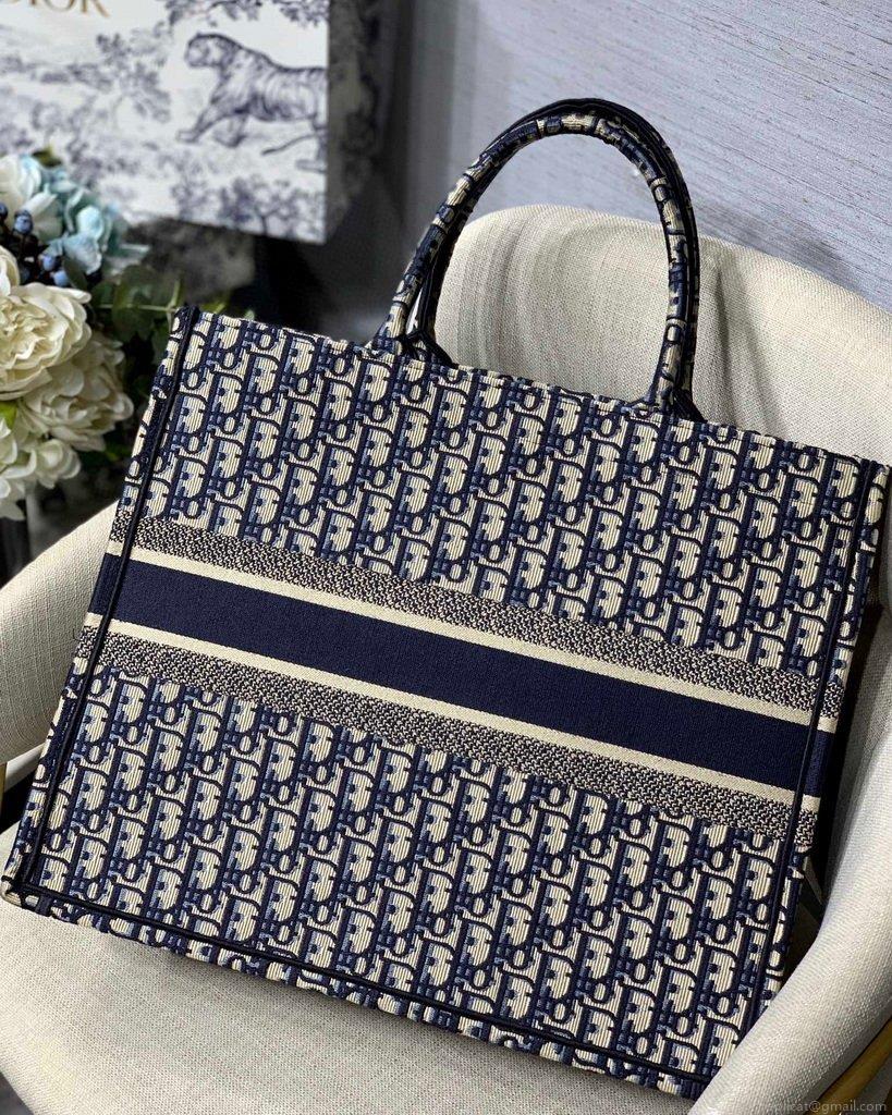 Dior M1286 Dior Book Tote Blue Dior Oblique Velvet