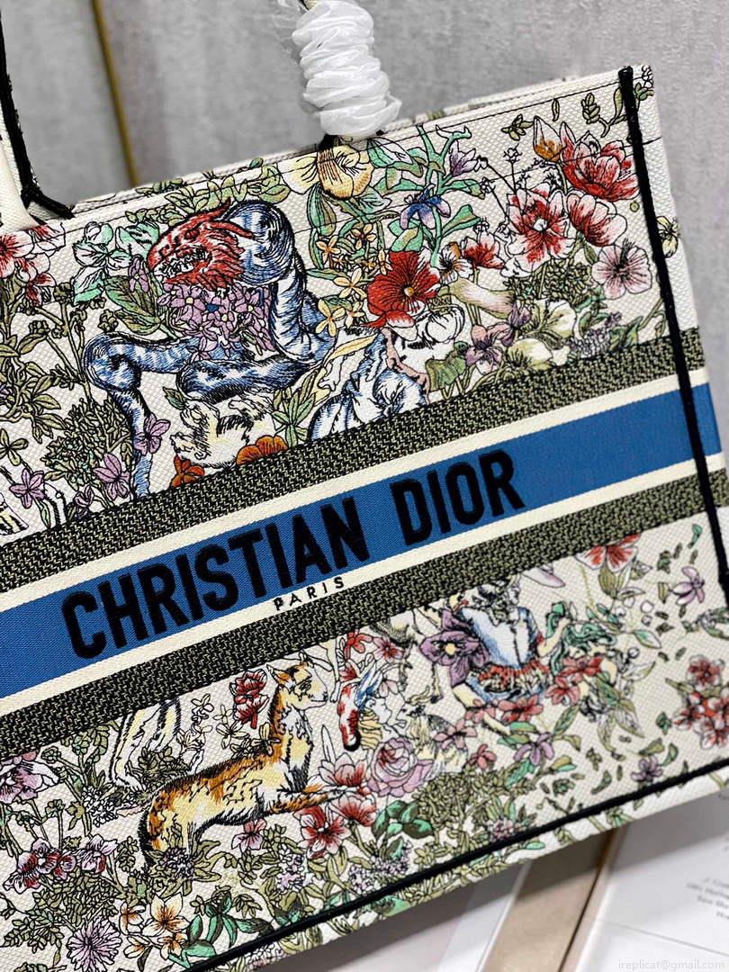 Dior M1286 Large Book Tote Latte D-Constellation Embroidery