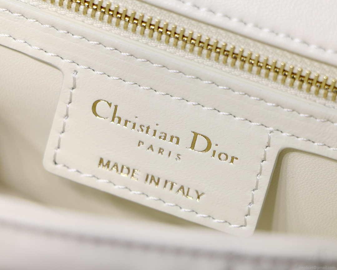 Dior M9241 Small Quilted Macrocannage Calfskin White