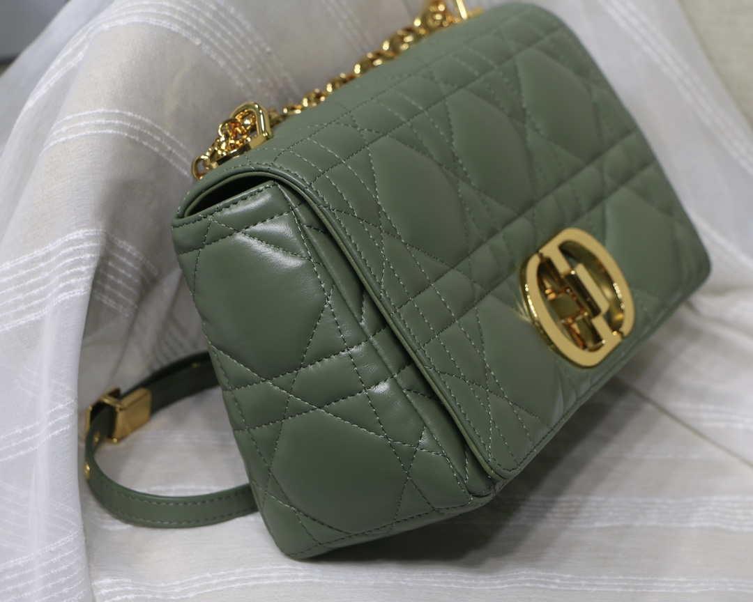 Dior M9242 Medium Quilted Macrocannage Calfskin Green