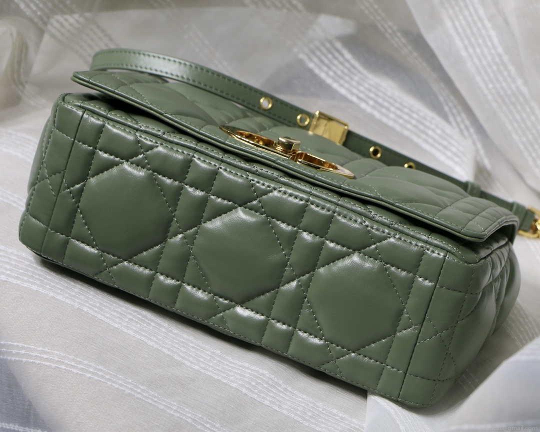 Dior M9242 Medium Quilted Macrocannage Calfskin Green