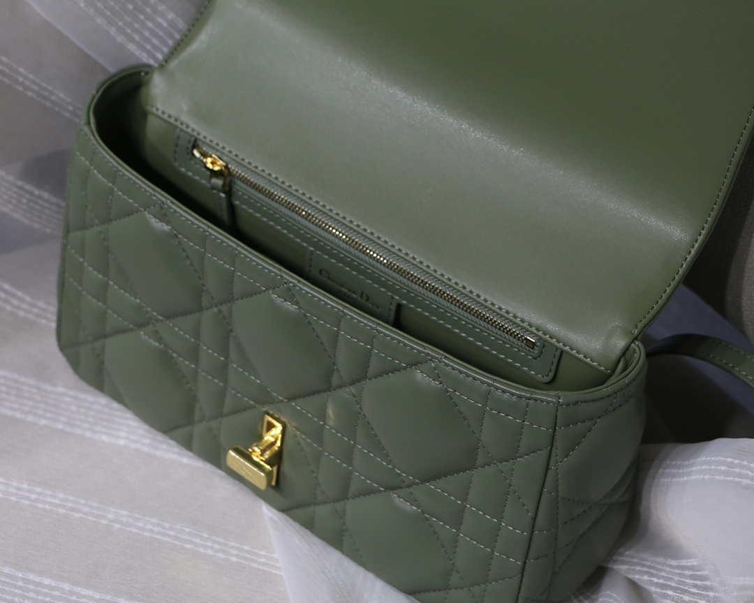 Dior M9242 Medium Quilted Macrocannage Calfskin Green