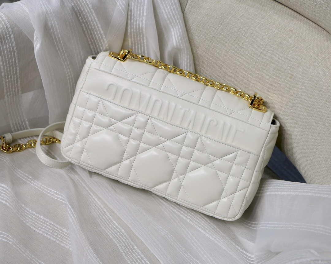 Dior M9242 Medium Quilted Macrocannage Calfskin White