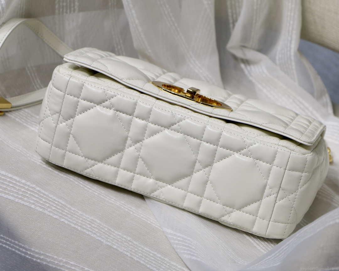 Dior M9242 Medium Quilted Macrocannage Calfskin White