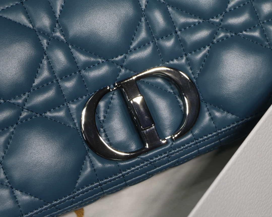 Dior M9242 Medium Quilted Macrocannage Calfskin Lake Blue