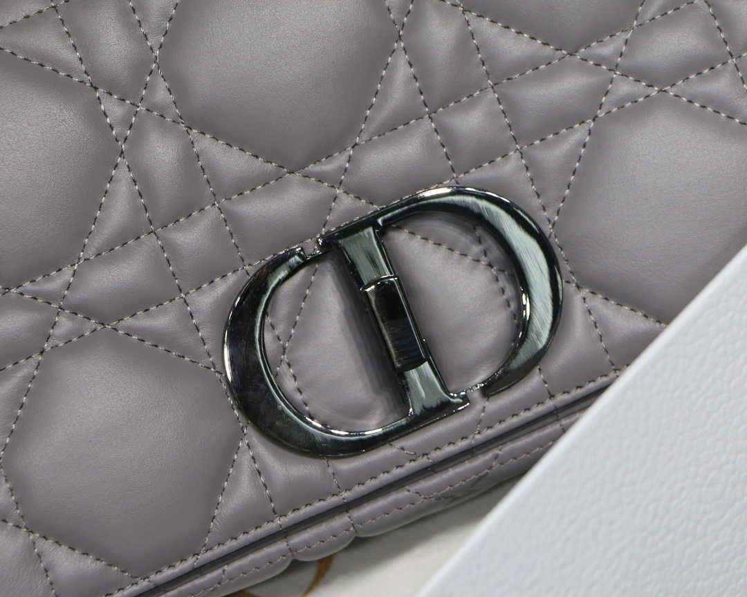 Dior M9242 Medium Quilted Macrocannage Calfskin Gray